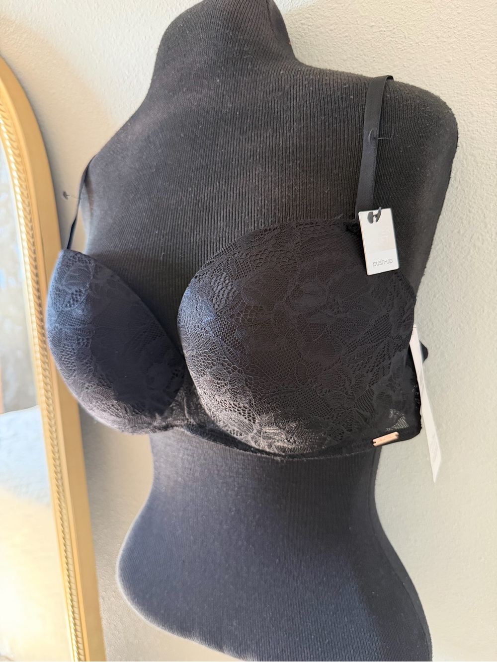 Marilyn Monroe Black Lace Push-Up Underwire Bra